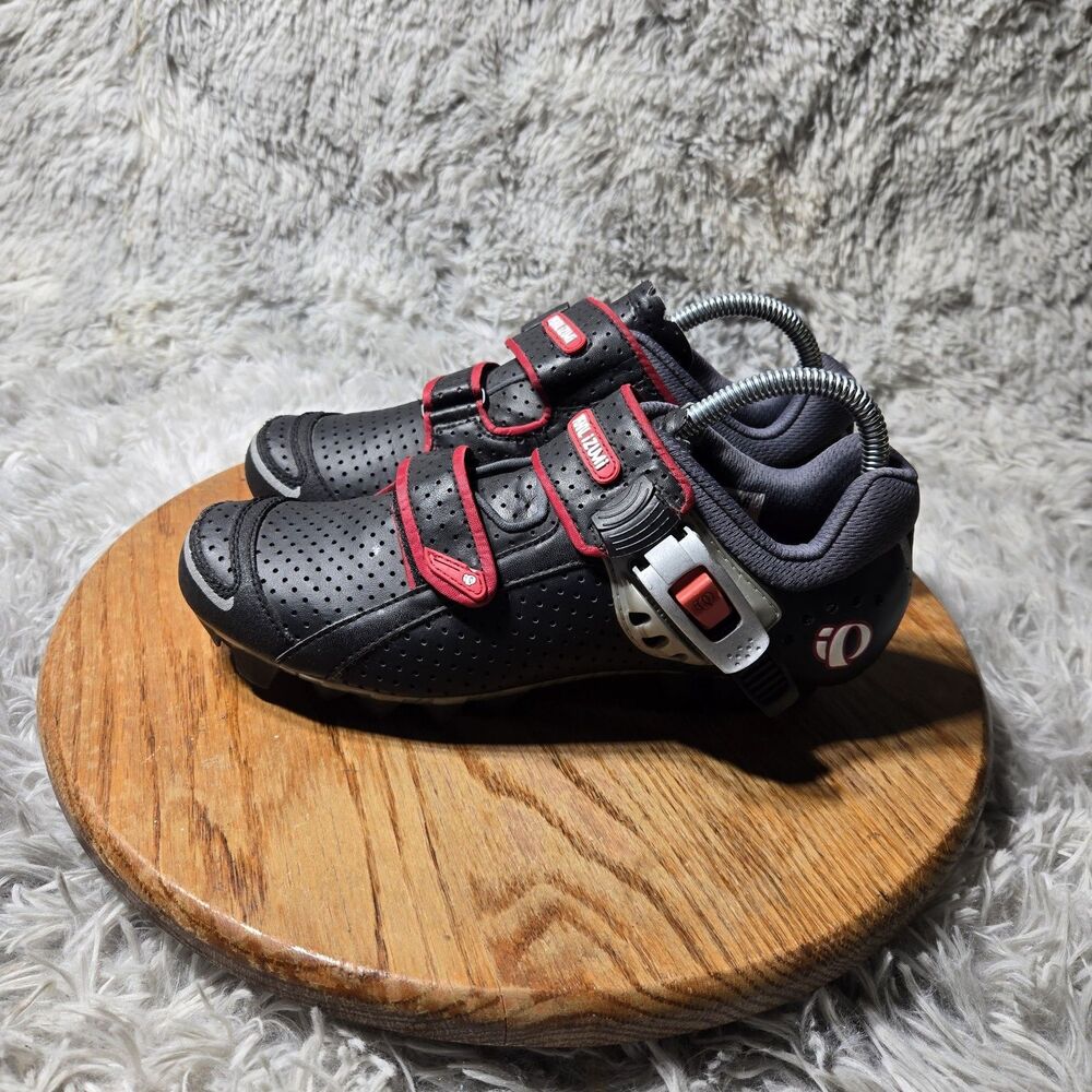 Pearl Izumi Cycling Bicycle Shoes Women Size 7.5 E 38.5 Black Leather Two Buckle